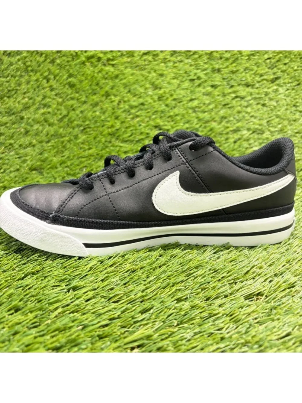Nike Court Legacy Boys Size 5Y Black White Athletic Lifestyle Shoes Sneakers